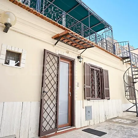La Giumbola - Petit Maison Lejlighed *